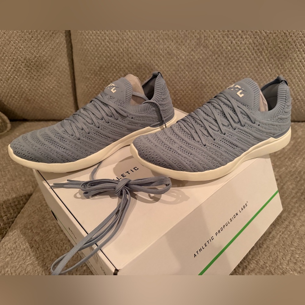 Athletic Propulsion Labs Premium Mens shoes size 11 m